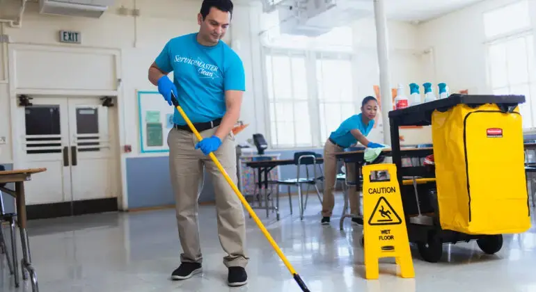 Office cleaning services for commercial facilities